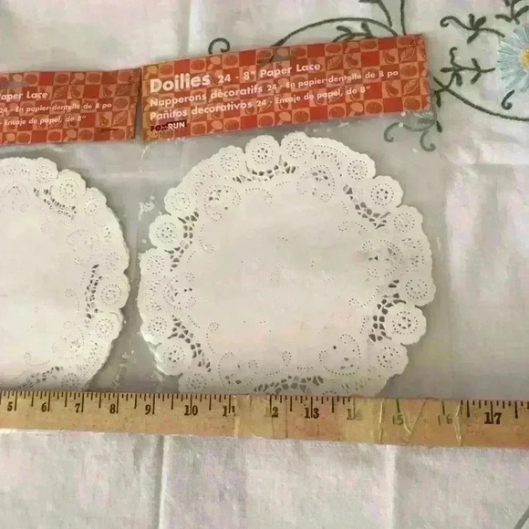 VTG New in Pack lot of 2 doilies pack of 24 each 8" diameter white Made in USA - Picture 2 of 4
